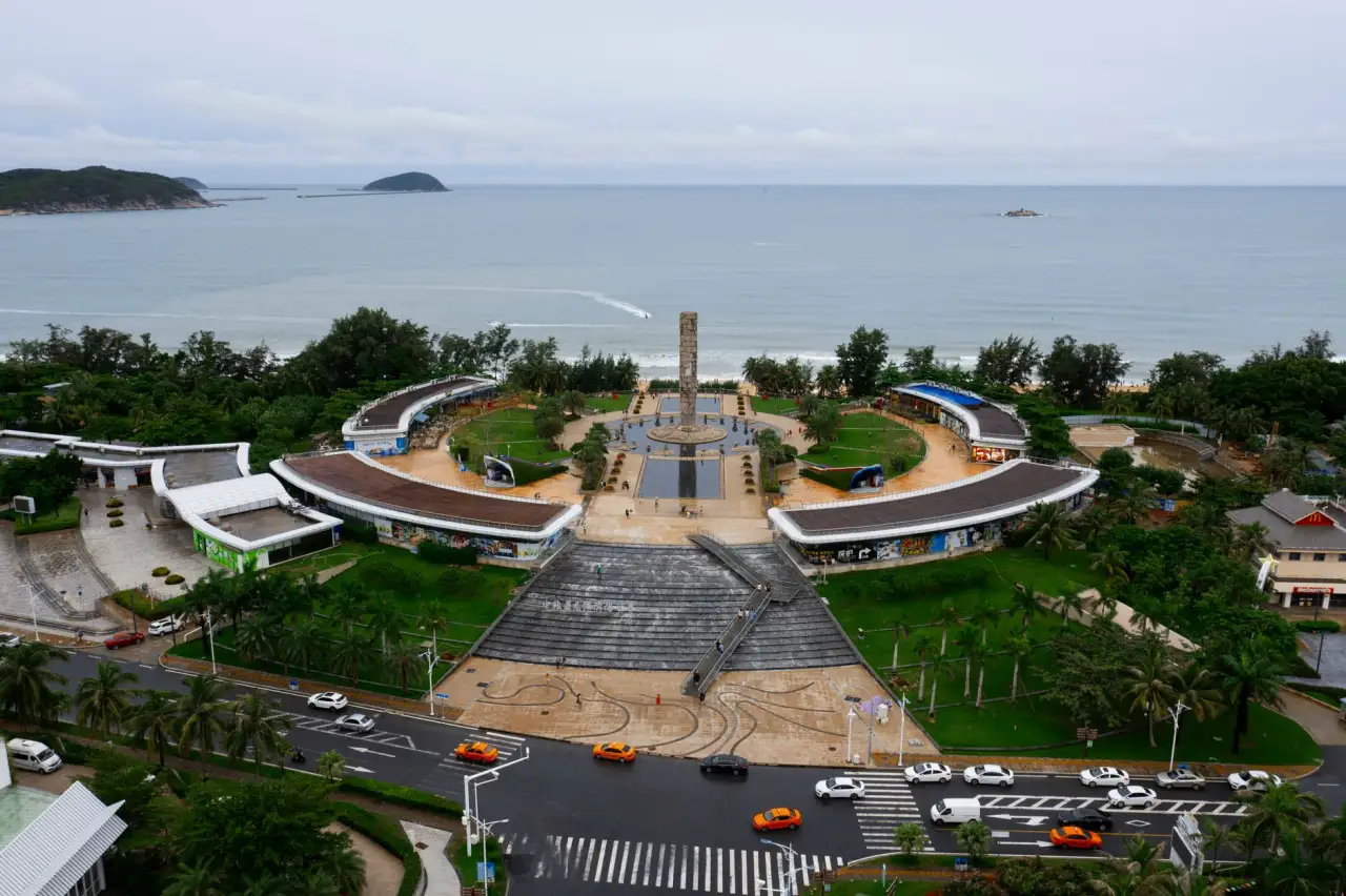 湖北广告制作公司选型指南：喷绘写真与标识标牌技术参数对比