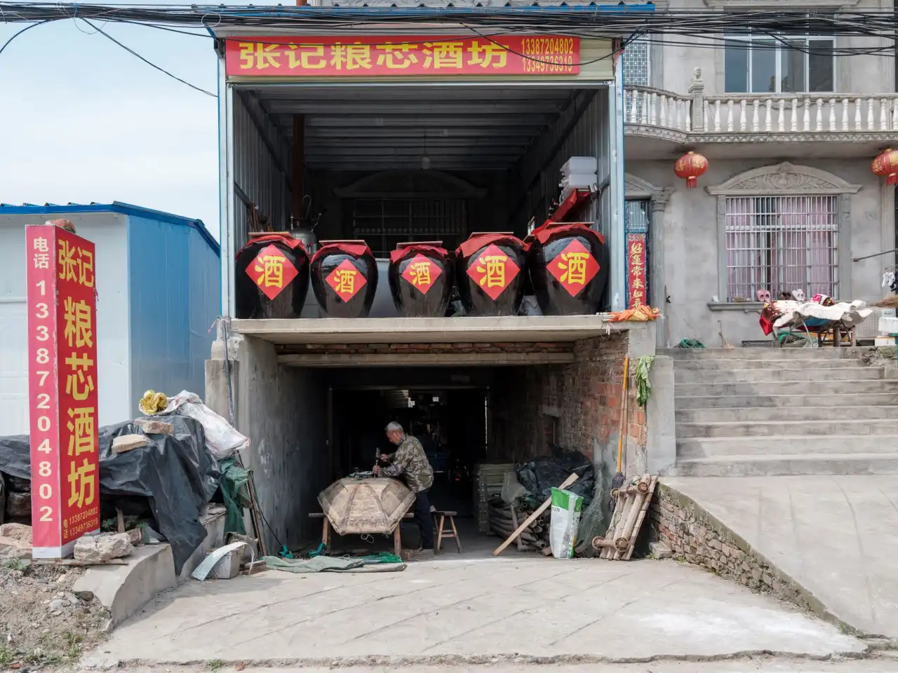广告制作中喷绘与写真工艺的技术差异与选型分析
