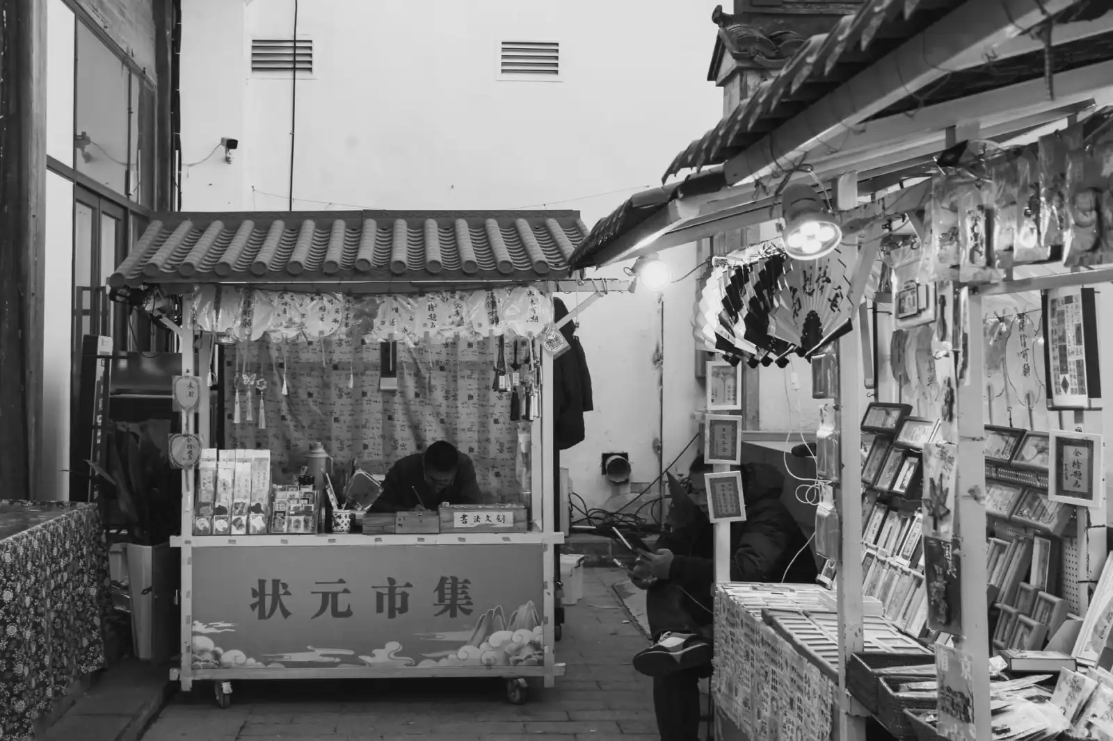 华中地区标识标牌制作工艺对比：传统工艺与现代数字技术