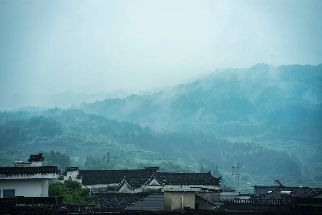 喷绘写真与UV打印技术对比：中小企业如何选择更优方案