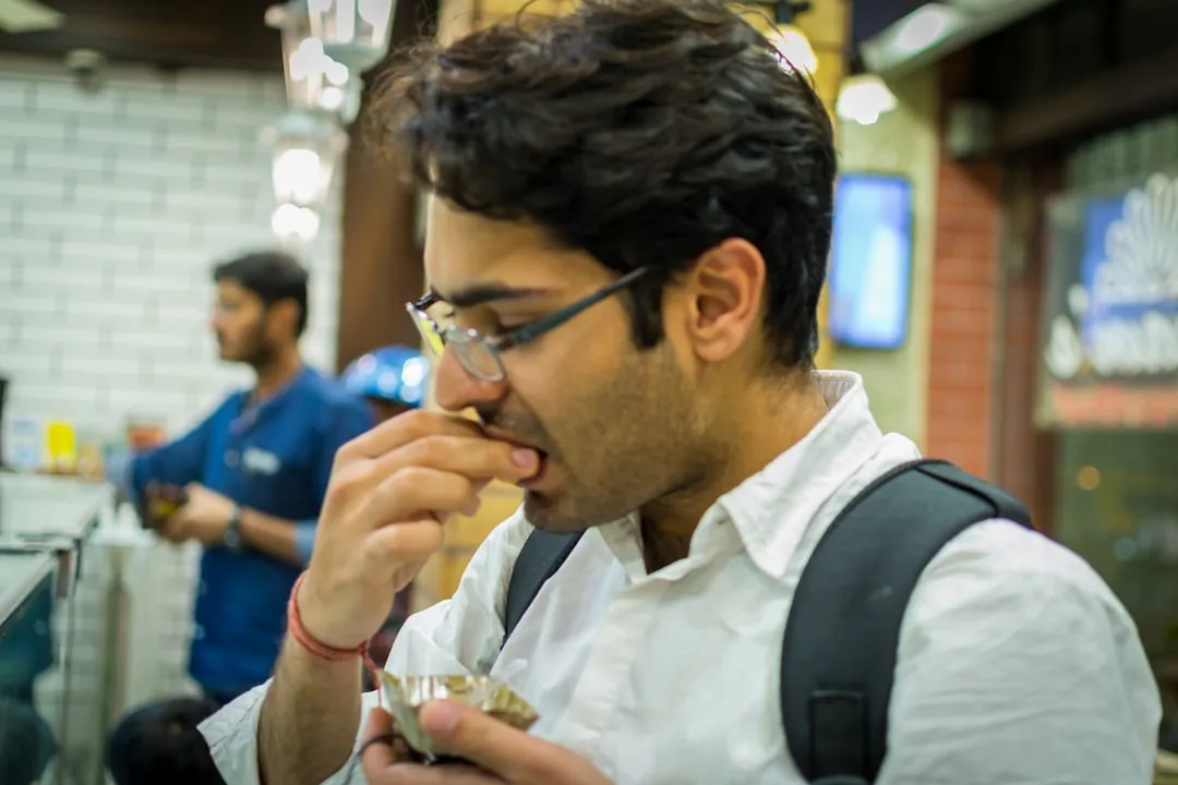 通絮森广告制作：喷绘写真与标识标牌全流程技术解析