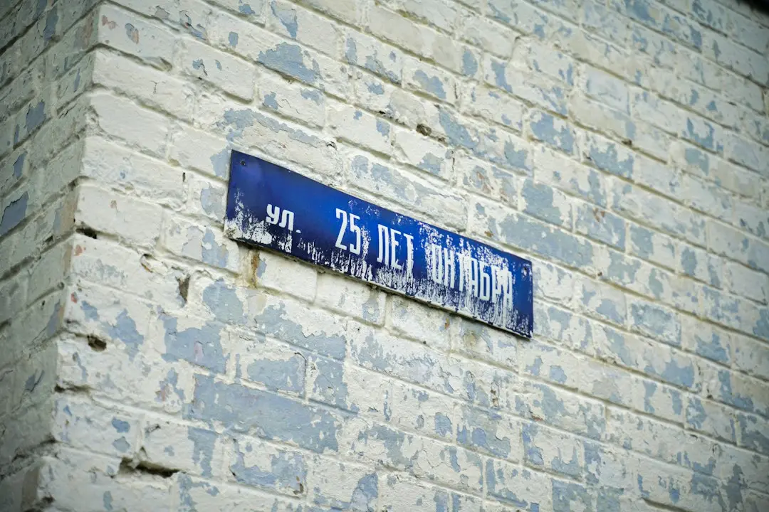 广告制作中喷绘写真材料的耐候性对比与选用建议正文配图 2